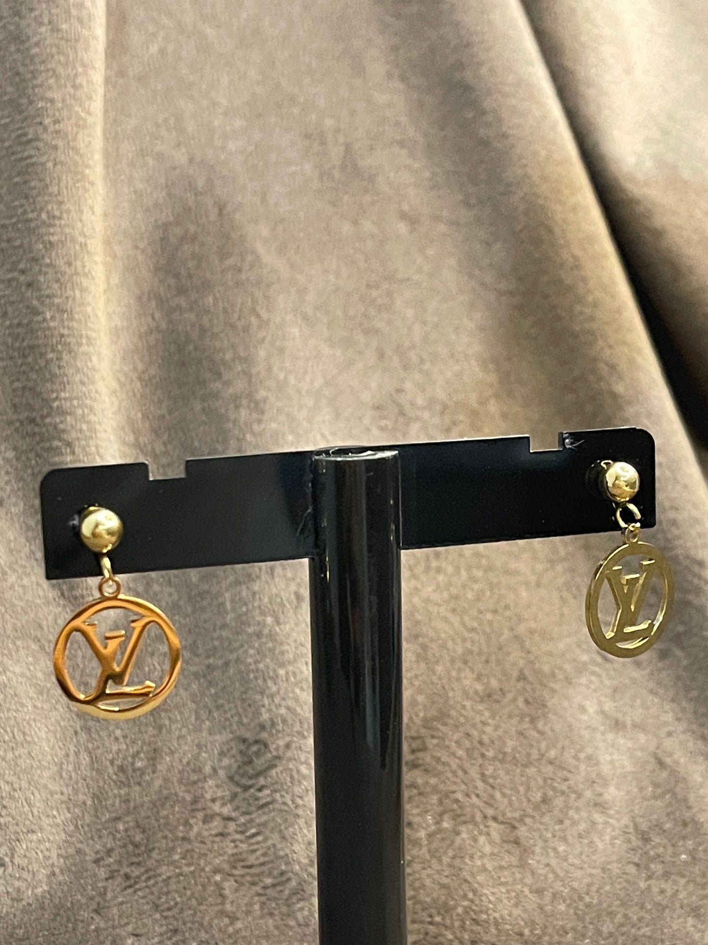 Gold Earings with interlocking