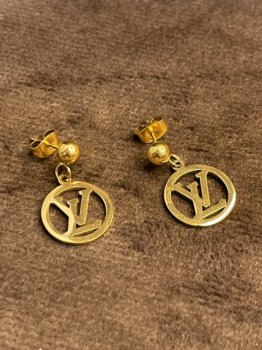 Gold Earings with interlocking