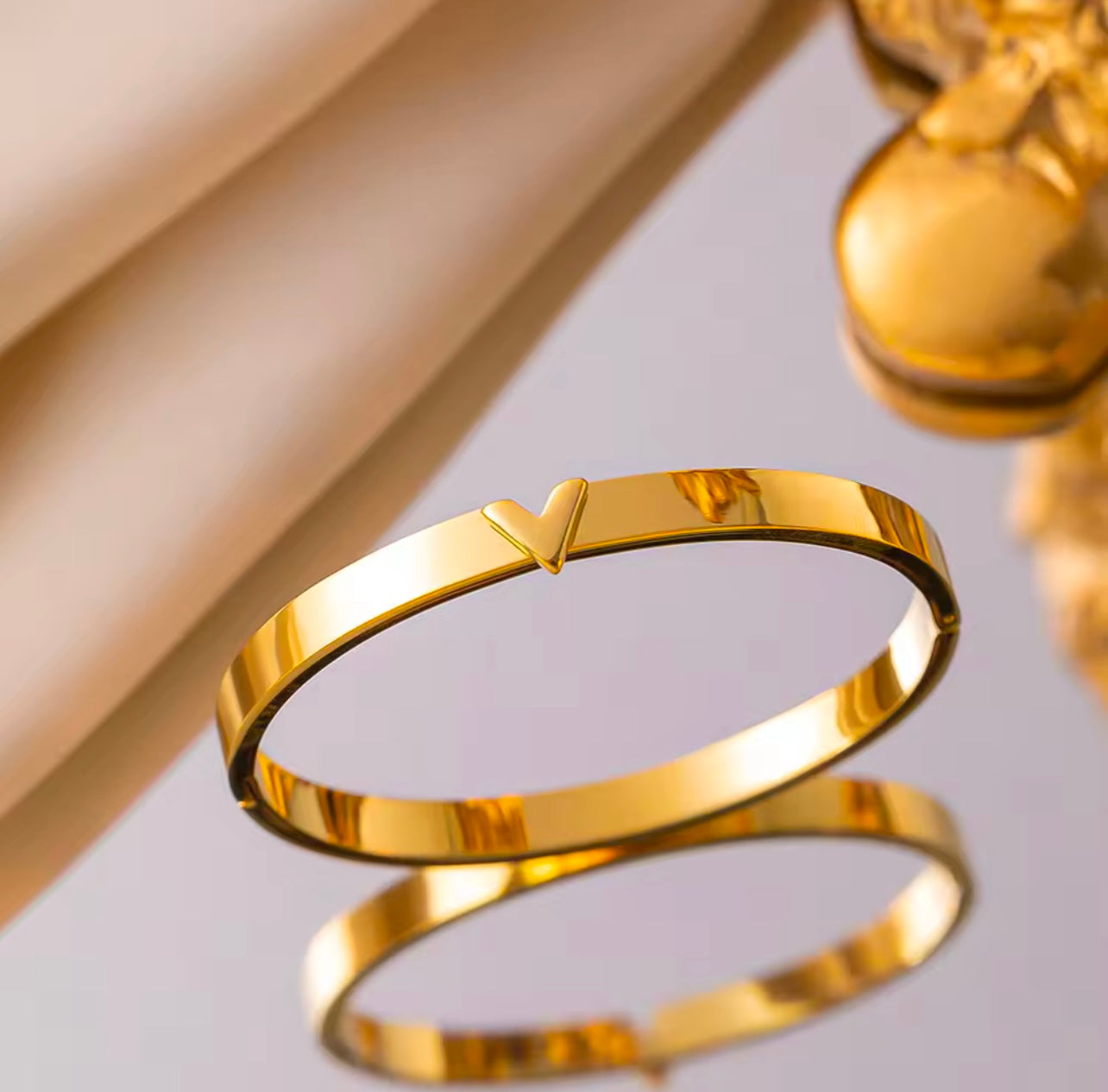 5pcs gold stainless steel V-shaped Necklace Bracelet Earrings Bangle jewellery set