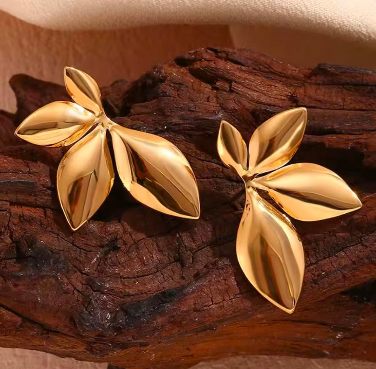 Vintage leaf shaped Earrings