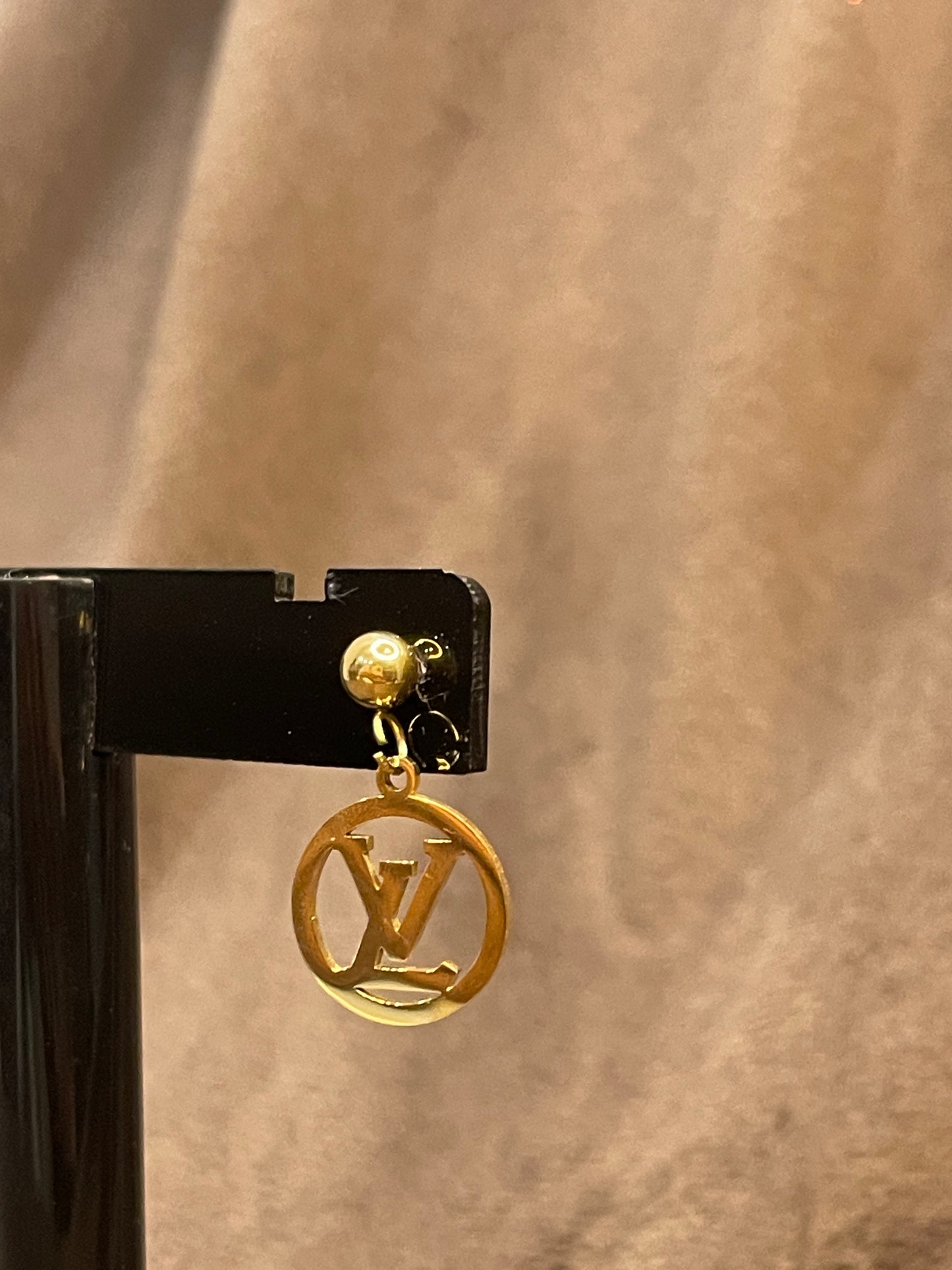 Gold Earings with interlocking