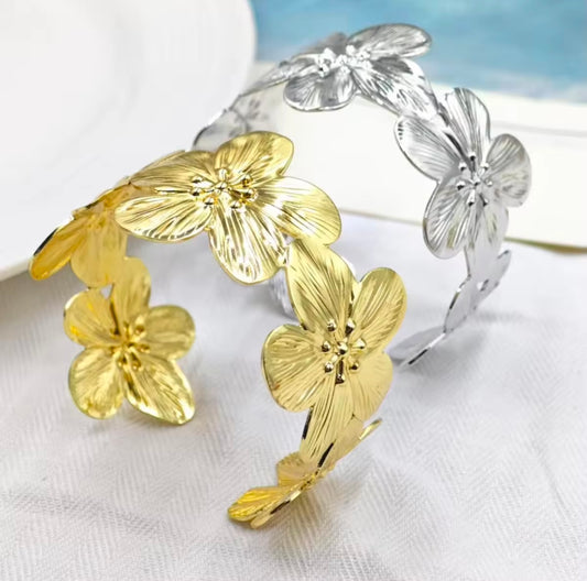 Sweet flower bracelet bangle