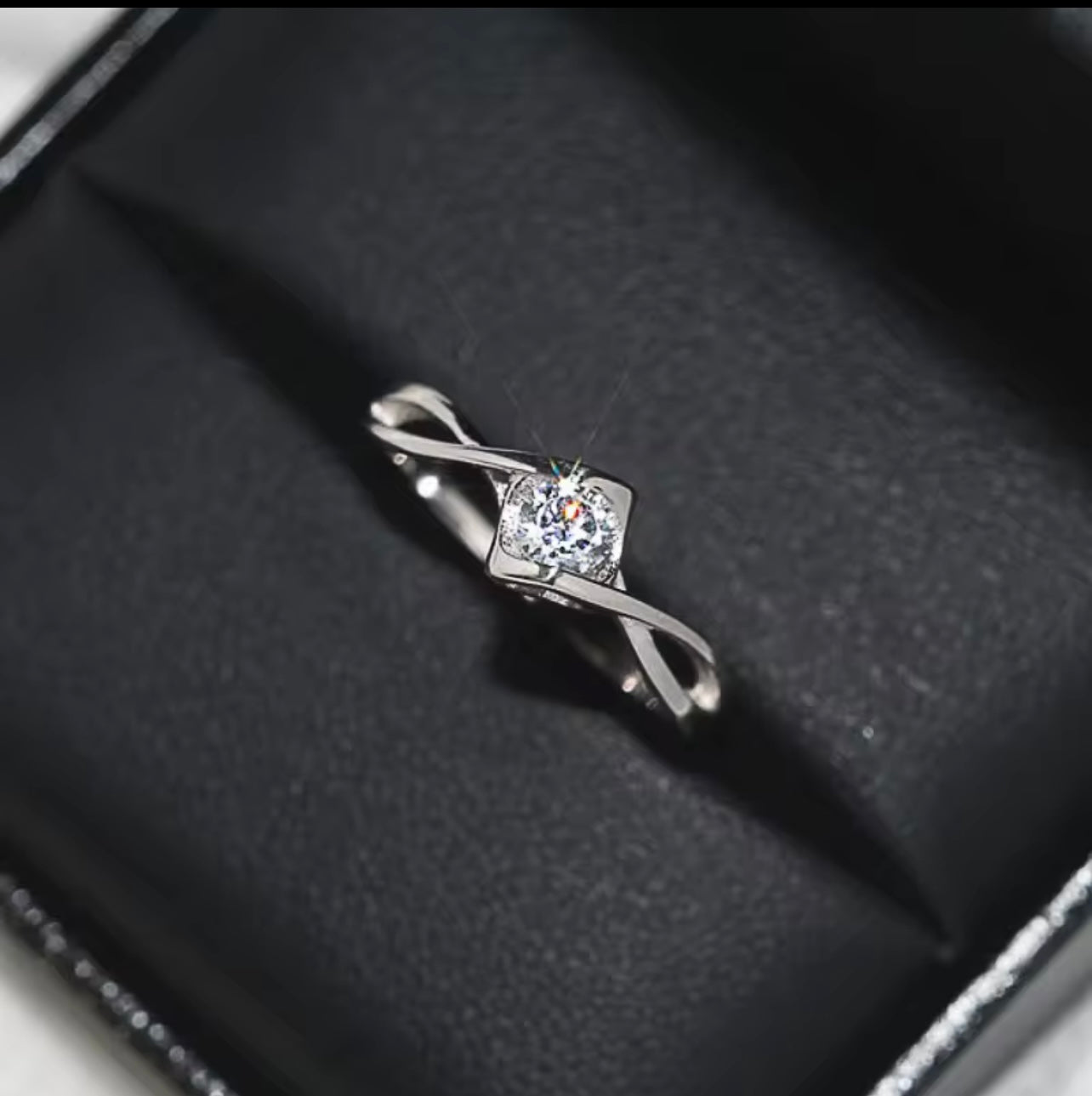 Cubic zirconia hollow cross design Ring